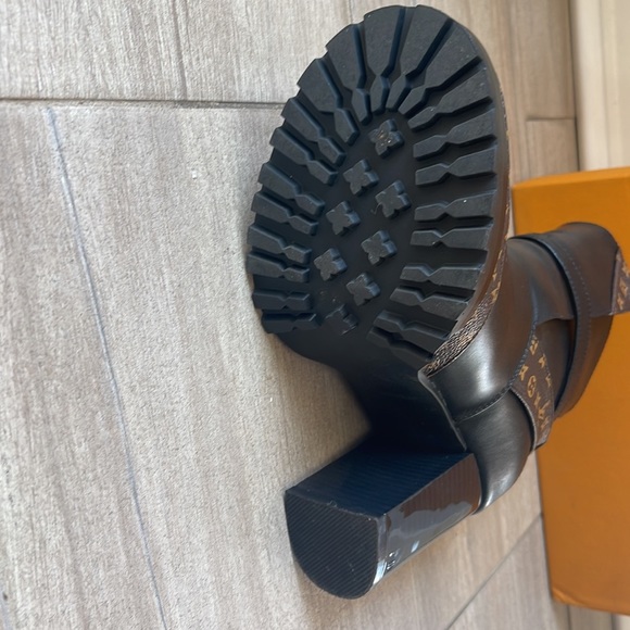 Louis Vuitton boots - Picture 8 of 8